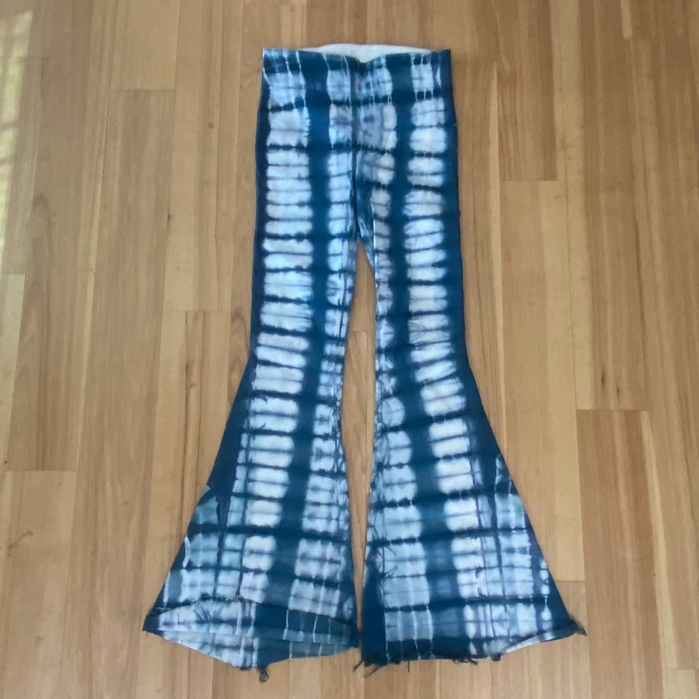 DISCONTINUED !! Show Me Your Mumu Tie Dye Berkeley Bells